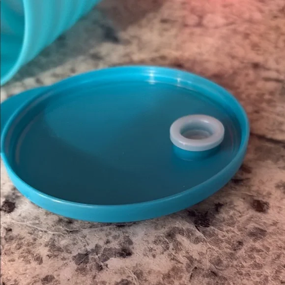 Tupperware set de 4 capacity 16oz c/u Vibrant Reusable Tumblers Set - Picture 4 of 5